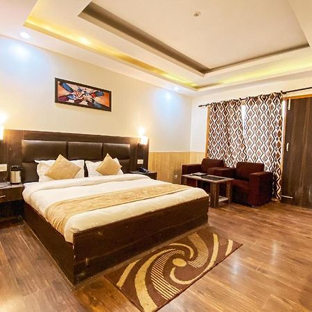 Hotel Manali Queen Buitenkant foto