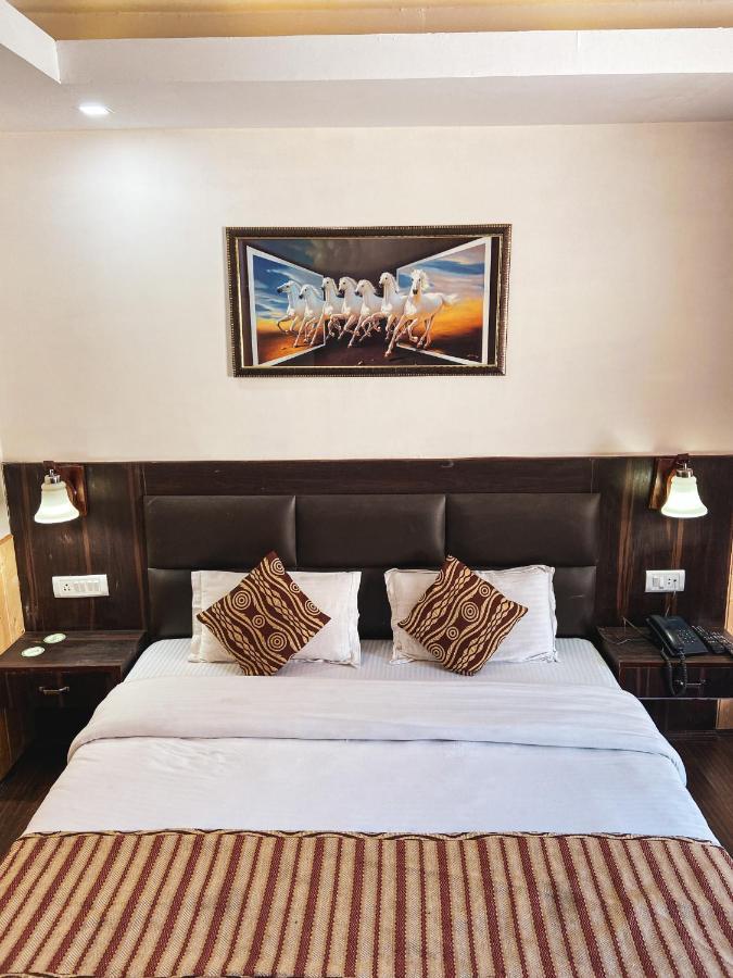 Hotel Manali Queen Buitenkant foto
